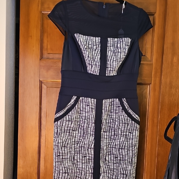 Elegant Black and White Women's Dress - Picture 1 of 3